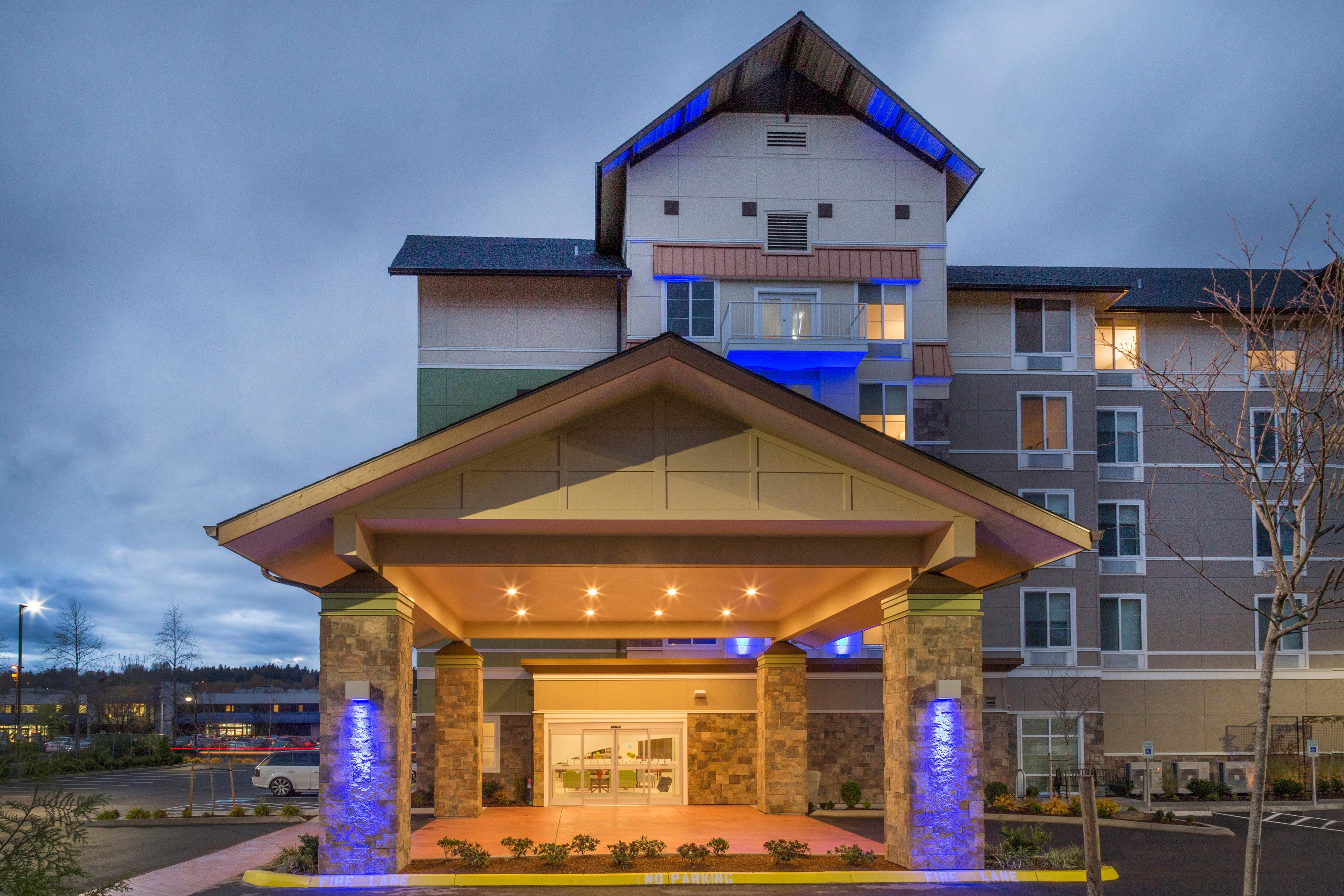 Holiday Inn Express & Suites - Seattle South - Tukwila By Ihg Exterior foto
